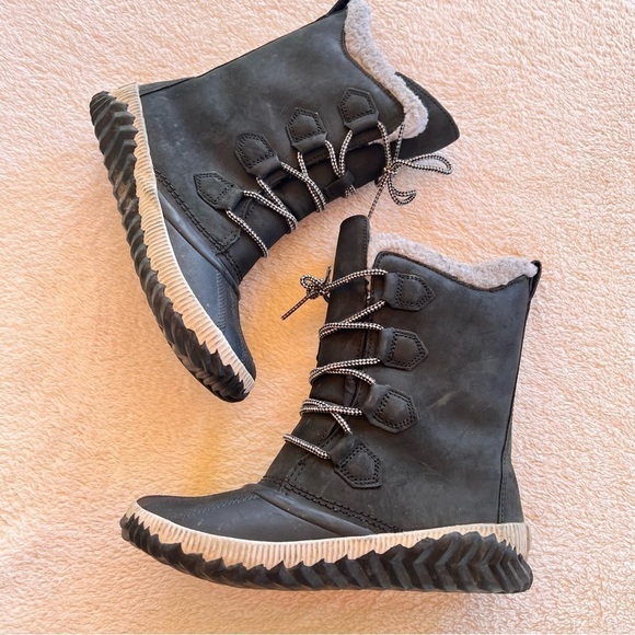 SOREL OUT AND ABOUT LACE UP BLACK WEATHERPROOF BOOTS SIZE 7 EUC - Picture 6 of 13
